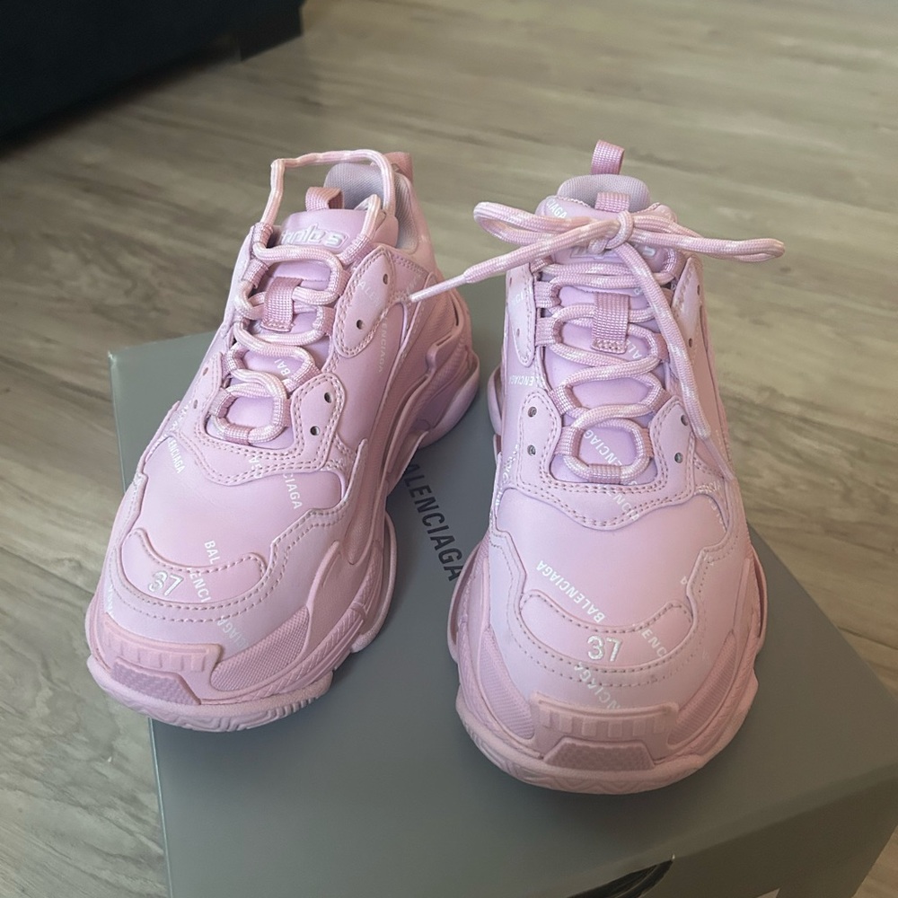 Balenciaga Triple S Pink/White Chunky Sneaker